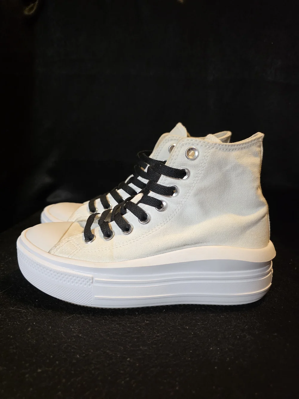 Converse Women’s High-Top Platform Sneakers in Cream with Black Laces Size 5.5